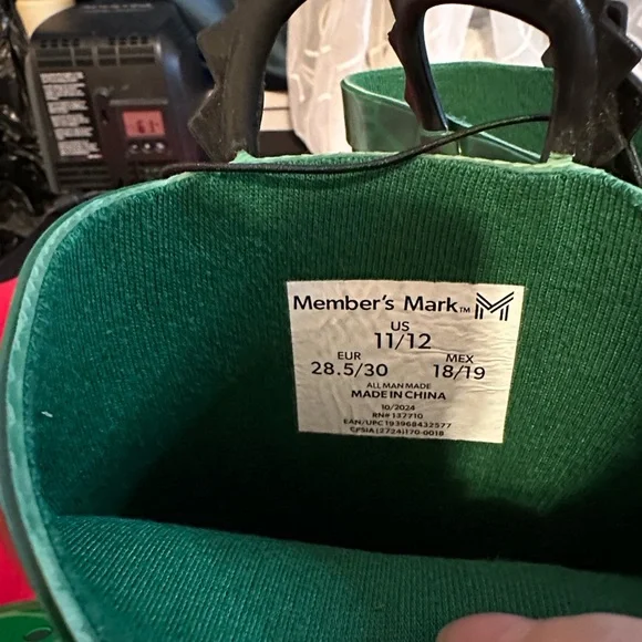 Members Mark Kids Green Frog Rain Boots - Playful Waterproof Boots - Picture 3 of 3